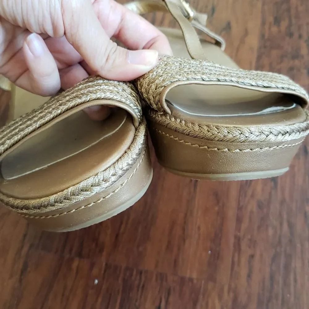 Stuart Weitzman Gold Platform Sandals Size 8 Chic Feminine Retro Boho Summer